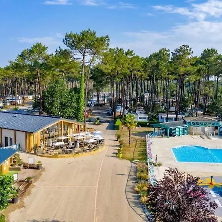 Kemp Mh 353 Confort 3 Et 2 Salles De Bain Dans 4 Etoiles Saint-Julien-en-Born